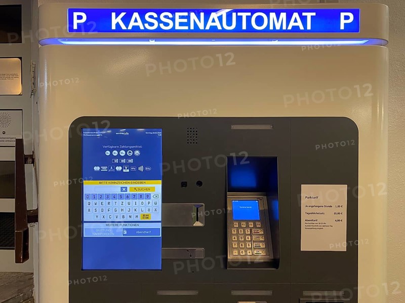 Automatic pay station in multi-storey car park, parking ticket machine with number plate recognition, Schwabendlandhalle, Fellbach, Baden-Württemberg, Germany