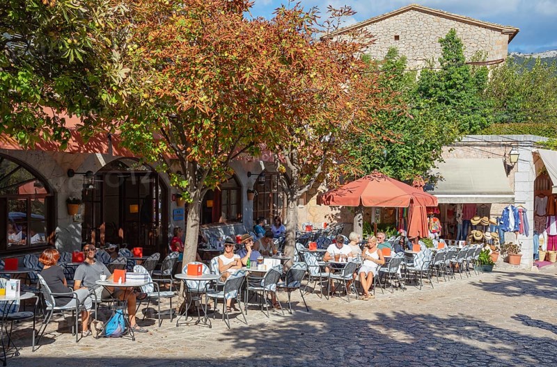 Outdoor restaurant, Valldemossa, Mallorca, Balearic Islands, Spain