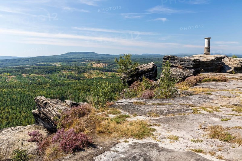 Triangulation column on the Großer Zschirnstein, in the background the Großer Schneeberg, Reinhardtsdorf-Schöna, Saxon Switzerland, Saxony, Germany