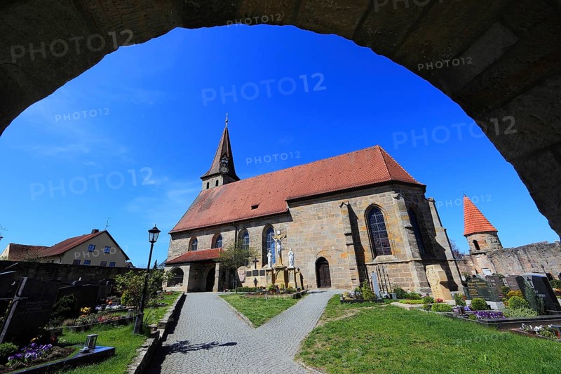 Fortified church from the Middle Ages, fortified church, Effeltrich in Franconian Switzerland, district of Forchheim, Upper Franconia, Bavaria, Germany