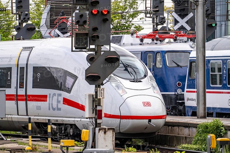 Historic class 110 electric locomotive, 110 448-8, from TRI Train Rental GbR, Eckental-Eschenau service provider for railway companies, at Cologne Central Station, ICE 3neo, North Rhine-Westphalia, Germany
