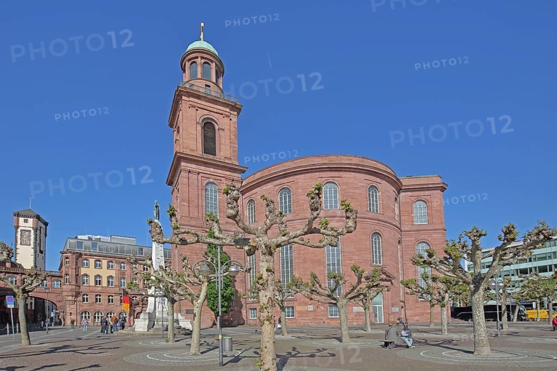 Classicist building St Paul's Church with Unity Monument, Obelisk, St Paul's Square, Old Town, Frankfurt am Main, Hesse, Germany