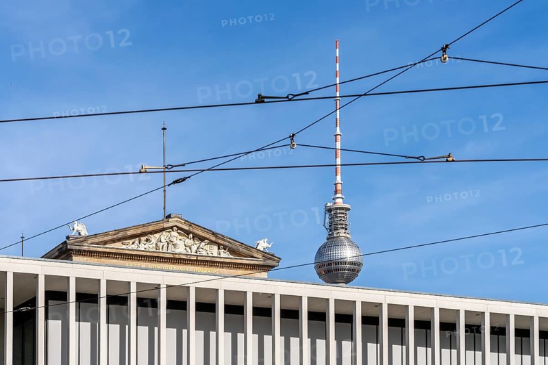 Tram overhead lines at the James Simon Gallery, Berlin