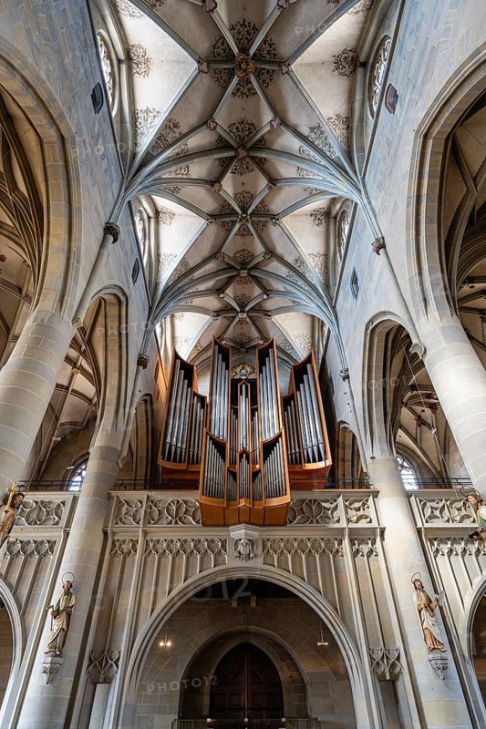 Ribbed vaulting, late Gothic vaulting with church organ, St. Nicholas organ in Überlingen Münster, parish church of St. Nikolaus, Überlingen am Lake Constance, Bodenseekreis Baden-Württemberg, Germany