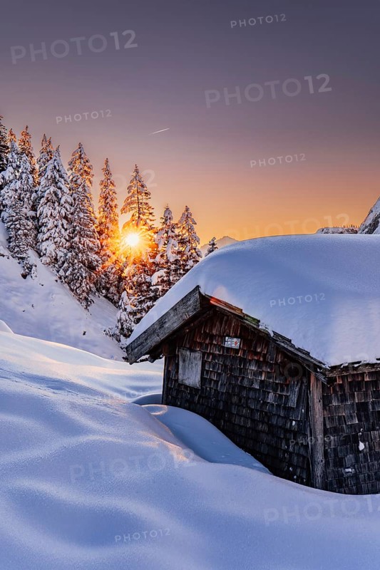 Hut, sunrise snow tour on the Tegelberg in the Allgäu in Bavaria. Winter Wonder Land, Germany