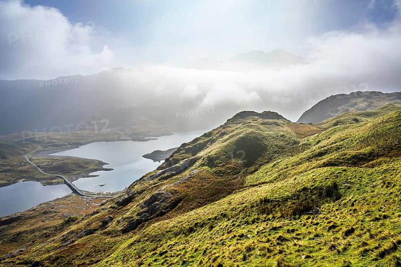 Pyg Track over Llyn Llydaw lake, Pen-y-Pass, mountain pass, Snowdonia, Gwynedd, north-west Wales, UK