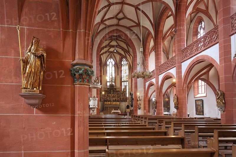 Saint Hildegard sculpture with crook, late Gothic Rheingau Cathedral, interior view, Geisenheim, Rheingau, Taunus, Hesse, Germany