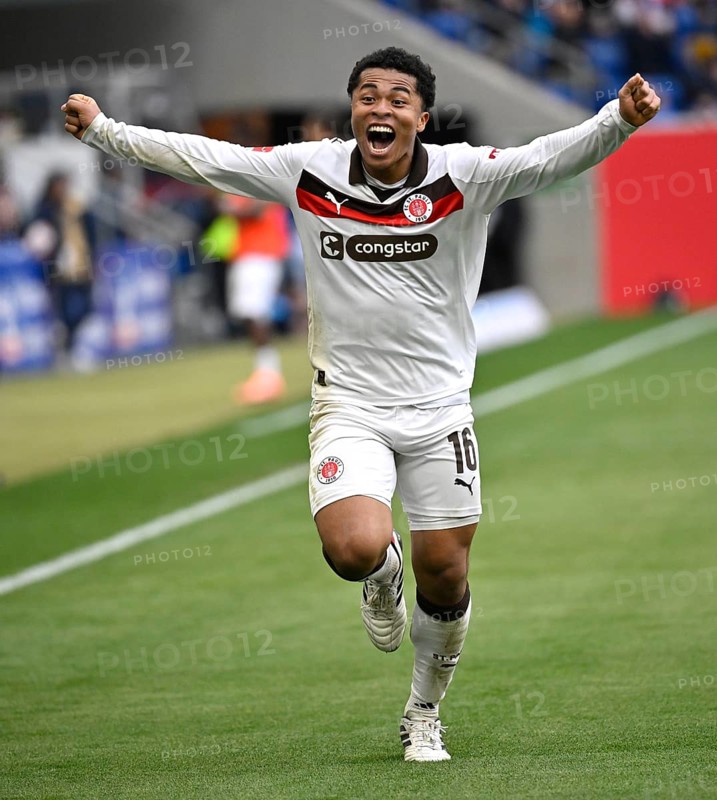 Goal celebration Joel Chima Fujita FC St. Pauli (16) Soccer Bundesliga, PreZero Arena, Sinsheim, Baden-Württemberg, Germany