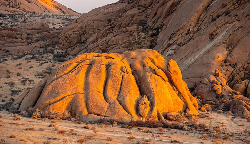 Rock glows in the evening, Pontok Mountains, Große Spitzkoppe, Spitzkoppe, Große Spitzkuppe Nature Reserve, Namibia