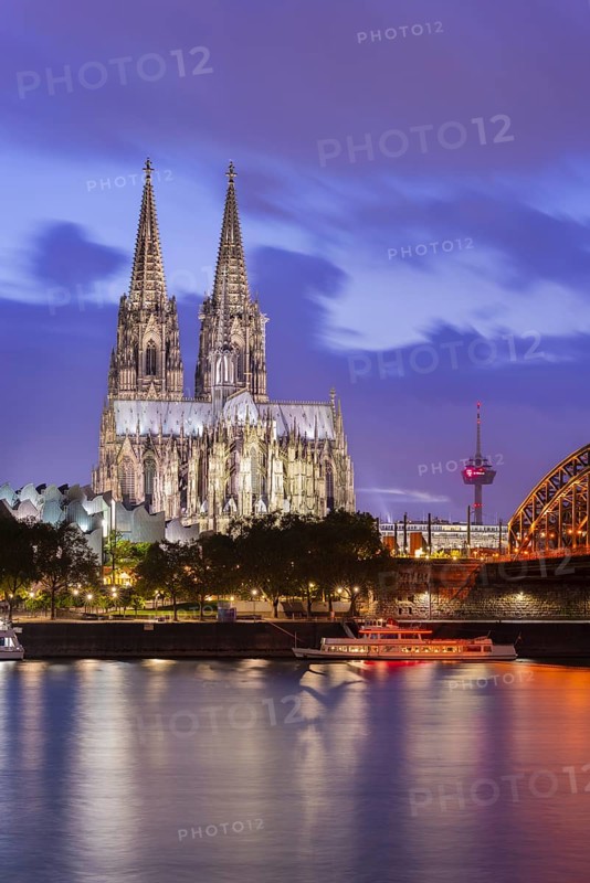 Cologne Cathedral, Old Town embankment, Rhine, Cologne, Rhineland, North Rhine-Westphalia, Germany