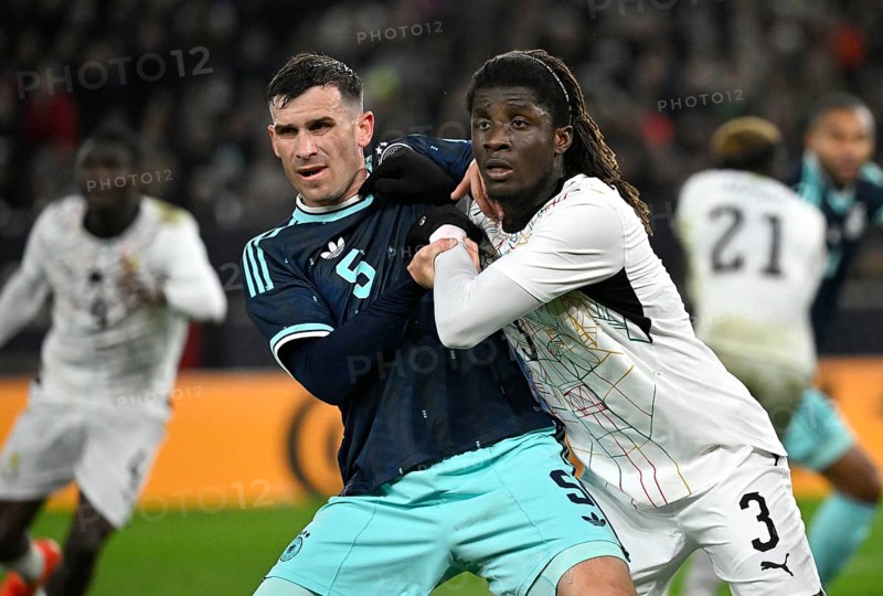 Duel, action Pascal Groß GER (05) against Caleb Yirenkyi GHA (03) Football DFB international Germany GER vs Ghana GHA friendly test match MHPArena, MHP Arena Stuttgart, Baden-Württemberg, Germany