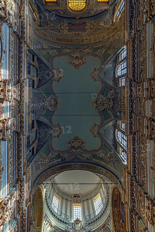 Vault with dome of the Chiesa dei Santi Vittore e Carlo, built in 1650, Via Balbi, 7, Genoa, Italy