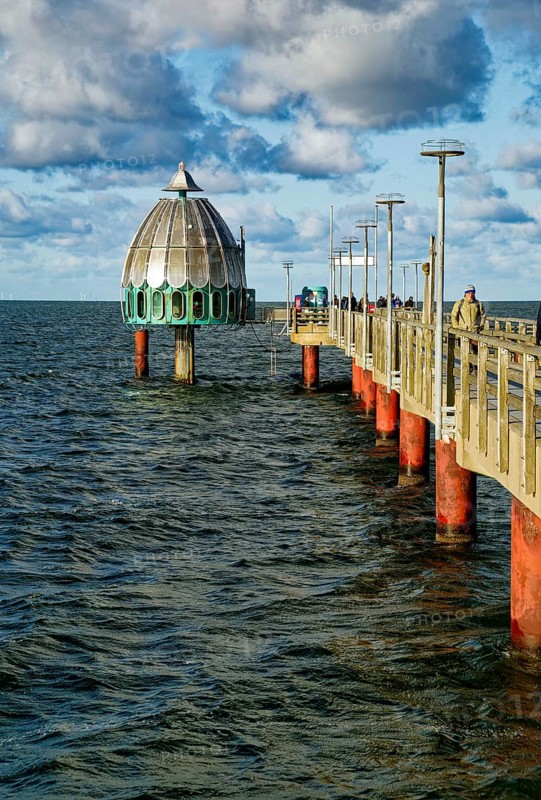 Diving gondola at the Zingst pier, cloudy mood, Zingst, Fischland-Darß-Zingst peninsula, Mecklenburg-Western Pomerania, Germany