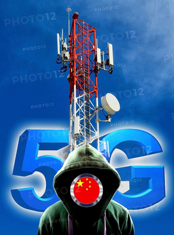 Symbolic image, China cyber attacks, Huawai critical infrastructure, 5G networks, cyber security, worldwide, computer crime, digital IT attacks, economy, energy industry, nuclear power plants, society, hackers, data theft, espionage, malware, phishing attacks, spoofing, passwords, DDOS attacks, competition, secret services, organised crime, Germany