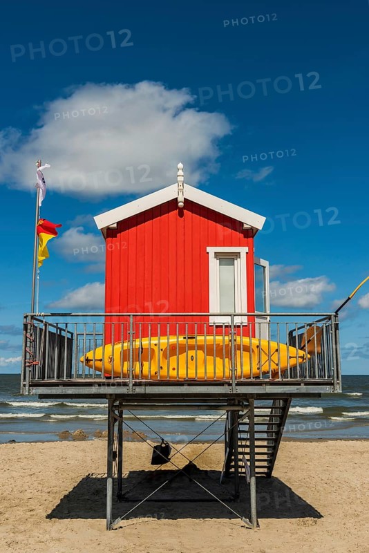 Hut for lifeguards, red, observation tower, rescue tower, beach, neutral, North Sea island, Langeoog, Germany