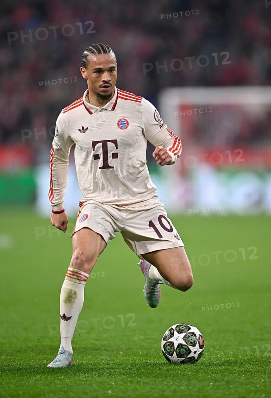 Leroy Sané FC Bayern Munich FCB (10) Action on the ball Champions League, Allianz Arena, Munich, Bayern, Germany