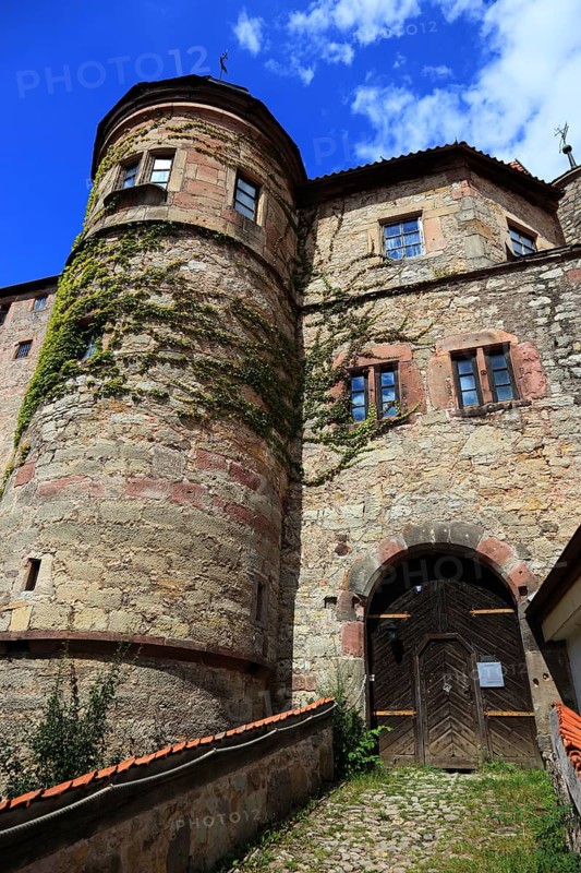 Johanniterburg Kühndorf, Kühndorf Castle, built in 1315 by the Order of St. John on the remains of a predecessor castle as a fort consisting of broad towers, Schmalkalden district, Meiningen, Thuringia, Germany