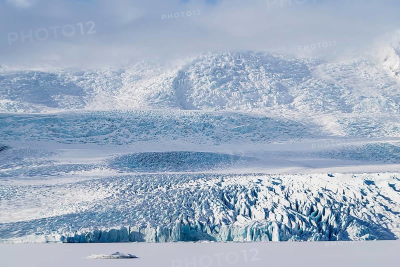 Glacier, glacier ice, glacier lagoon, glacial lake, snow, mountain range, winter, Fjallsárlón, Breiðamerkurjökull, Vatnajökull region, Iceland, Scandinavia
