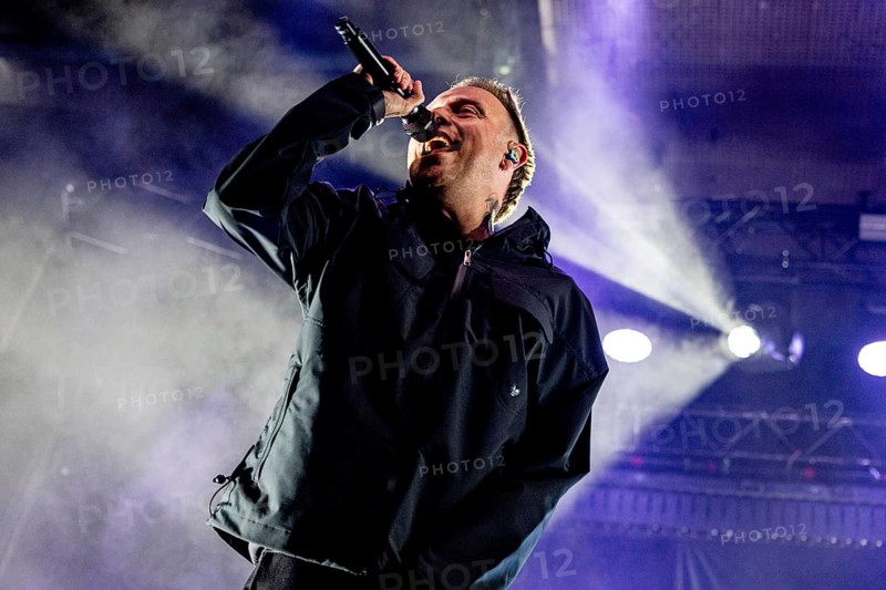 Singer Samuel David Carter from Architects live at Swiss Life Hall, Hanover, 13.01.2026