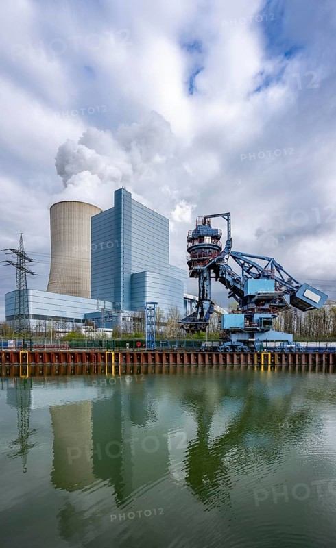 The UNIPER Datteln 4 coal-fired power plant, power plant block and cooling tower, Dortmund-Ems Canal, Datteln, North Rhine-Westphalia, Germany