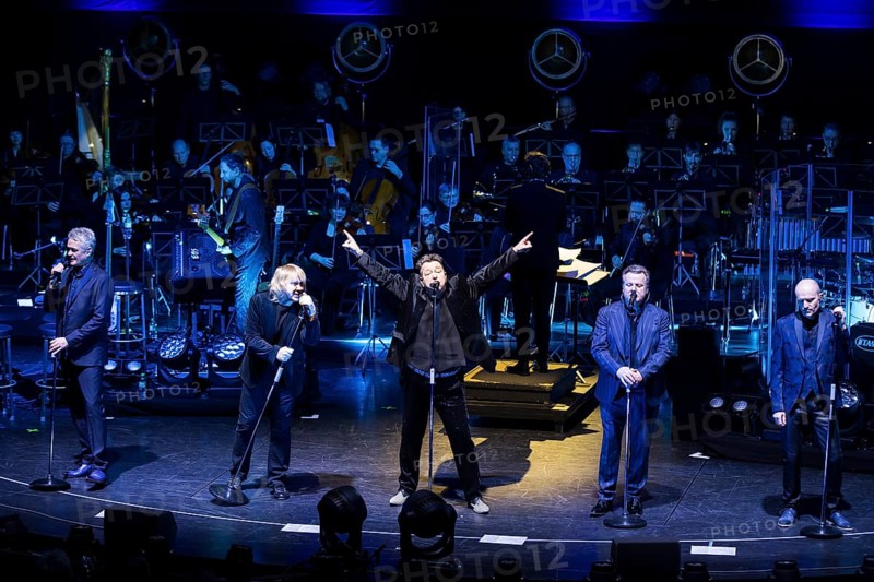 The Prinzen, consisting of the singers Jens Sembdner, Tobias Künzel, Sebastian Krumbiegel, Henri Schmidt and Wolfgang Lenk (from left to right) live on Symphonica Tour together with the Thüringen Philharmonie Gotha-Eisenach under the baton of conductor Christian Dellacher at Berlin's Friedrichstadtpalast on 19 January 2026