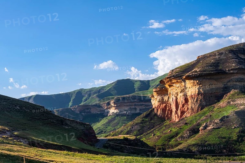 Mushroom Rock, grassland with sandstone cliffs and cliffs, landscape in Golden Gate Highlands National Park, Free State, South Africa