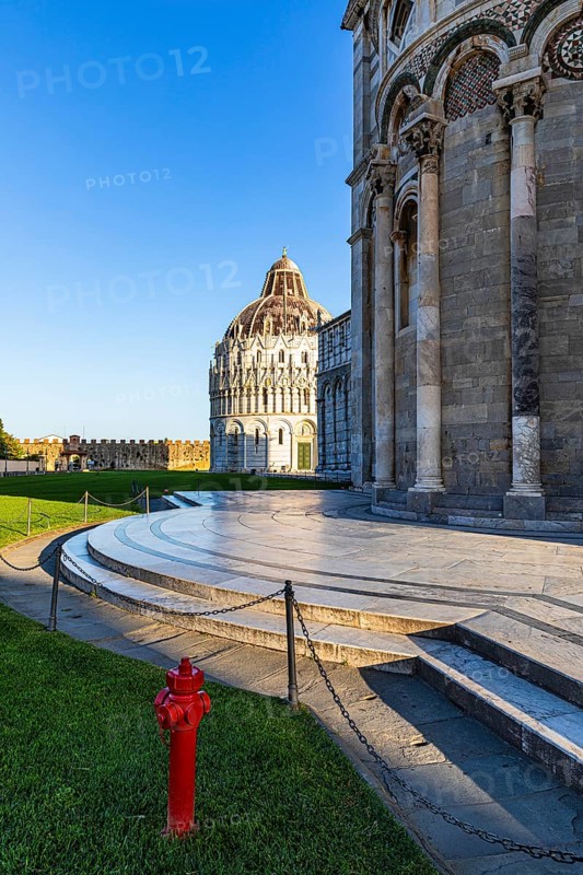 The Cathedral of Santa Maria Assunta and the Baptistery in the morning light, Pisa, Tuscany, Italy