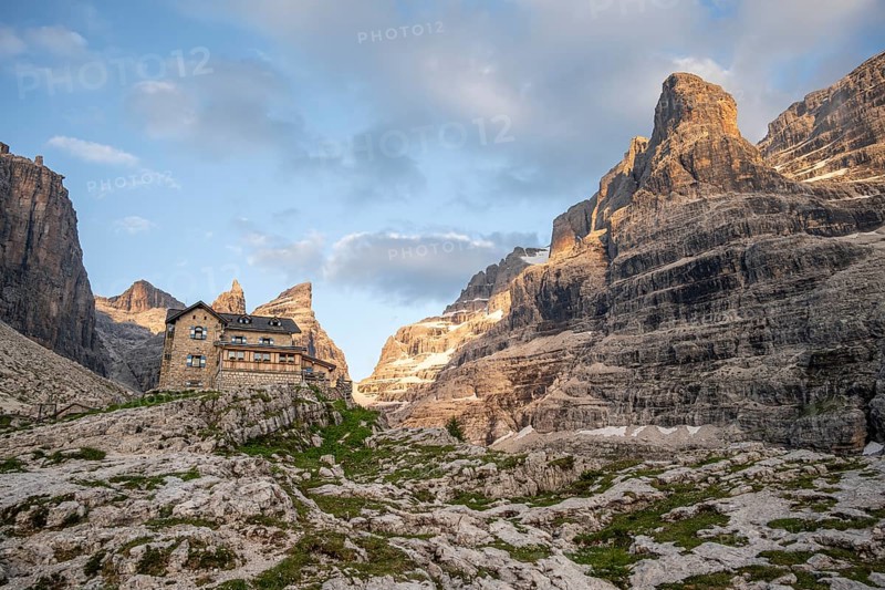 Sunset, Refugio Francis Fox Tuckett Alpine Club Hut, mountain peaks of the Brenta Mountains, Brenta-Adamello Natural Park, Trentino, Italy