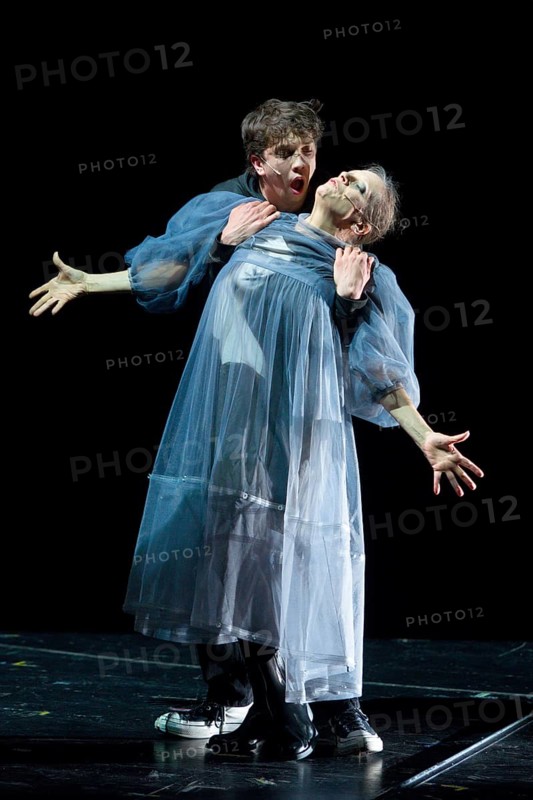 Kate Strong (Mary Shelley), Marc Brenner, FRANKENSTEIN (after Mary Shelley), photo rehearsal on 20.03.2025 at the Maxim Gorki Theatre, Berlin, premiere on 22.03.2025