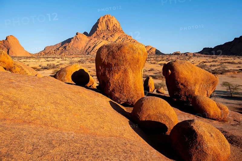 Rocks and desert landscape, Pontok Mountains, Große Spitzkoppe, Große Spitzkuppe Nature Reserve, Namibia