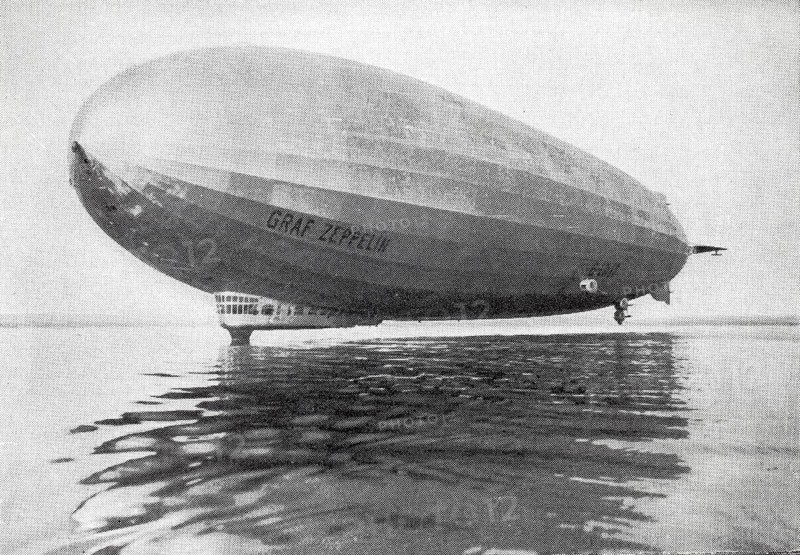 Zeppelin Wasserung auf dem Lake Constance, 1934, Germany, illustration, reproduction from a model from the 19th century. Authentic, file restored for optimal use, exact date of submission unknown, historical