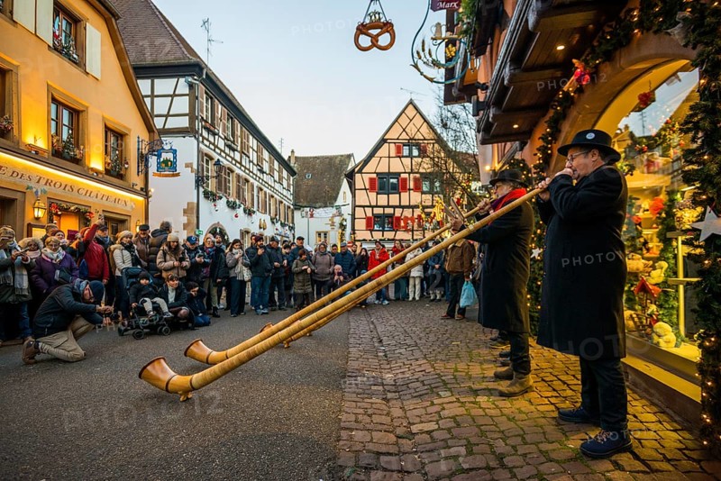 Christmas market, Eguisheim, Haut-Rhin, Grand Est Region, Alsace, France