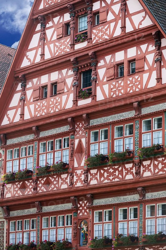 German House, current façade late Renaissance built in 1593/94, originally built in 1440 as Drechsel Haus, Weinmarkt 3, Dinkelsbühl, Bavaria, Germany