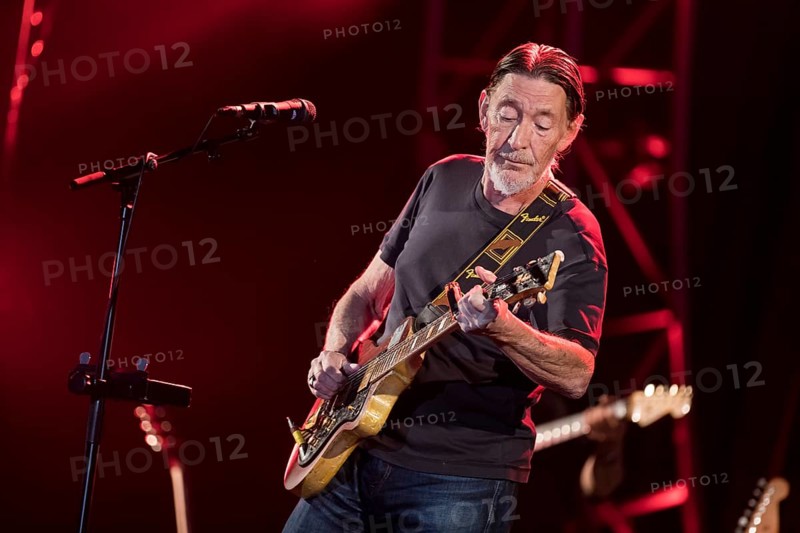 Chris Rea, singer and guitarist Christopher Anton Chris Rea live on Road Songs for Lovers tour at Berlin's Tempodrom on 30.10.2017
