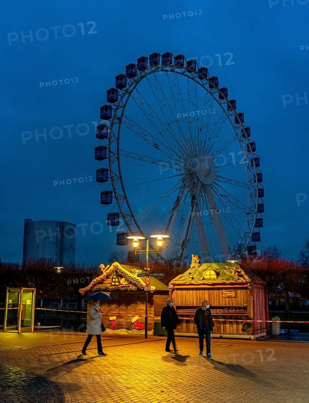 The Christmas market at the Centro shopping centre, set up but closed due to the 2nd lockdown during the coronavirus crisis in November 2020, Oberhausen North Rhine-Westphalia, Germany