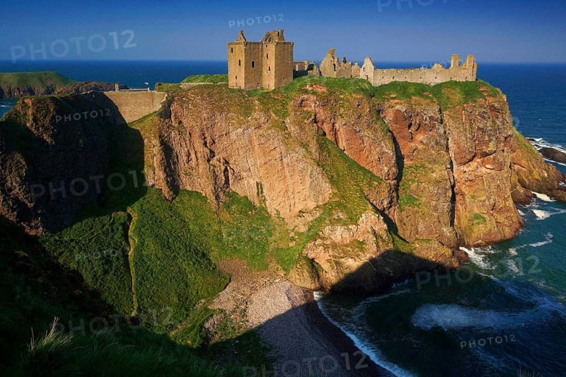 Europe, Scotland, Great Britain, England, landscape, Dunottor Castle near Stonehaven, Aberdeenshire, castle, ruin, rock, cliff, headland, northeast coast, Stonehaven