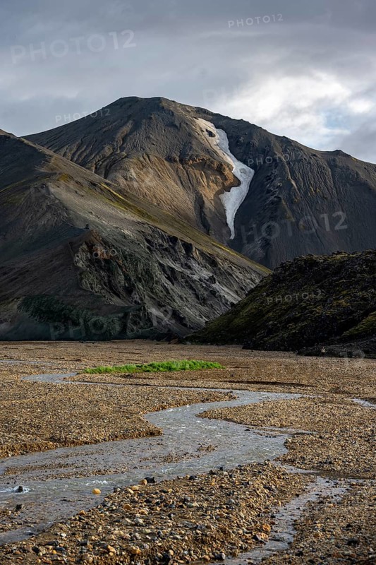 Rhyolite mountains, volcanic landscape, colourful erosion landscape with mountains and river, Landmannalaugar, Fjallabak Nature Reserve, Icelandic highlands, Suðurland, Iceland