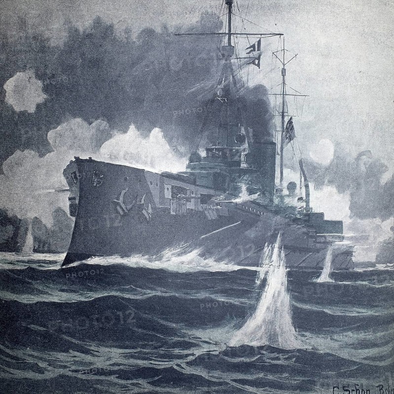 World War 1, Armoured cruiser in battle (original pictorial text from 1915, original colouring), Illustration, Reproduction from a 19th century original. Authentic, file restored for optimal use, exact date of original unknown, Historical, Historical depiction of a warship on a stormy sea in a dark, dramatic atmosphere