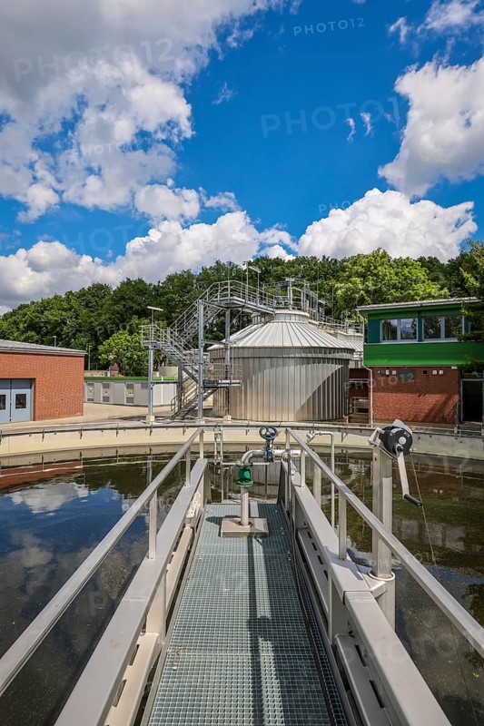Voerde, Lower Rhine, North Rhine-Westphalia, Germany, Voerde wastewater treatment plant, Wastewater treatment in the modernised wastewater treatment plant