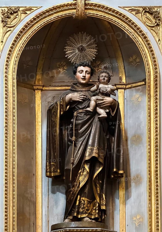 Sacred sculpture, Saint Anthony of Lisbon in the Igreja de S. Jose das Taipas, Church of Saint Joseph of Taipas, Porto, Portugal