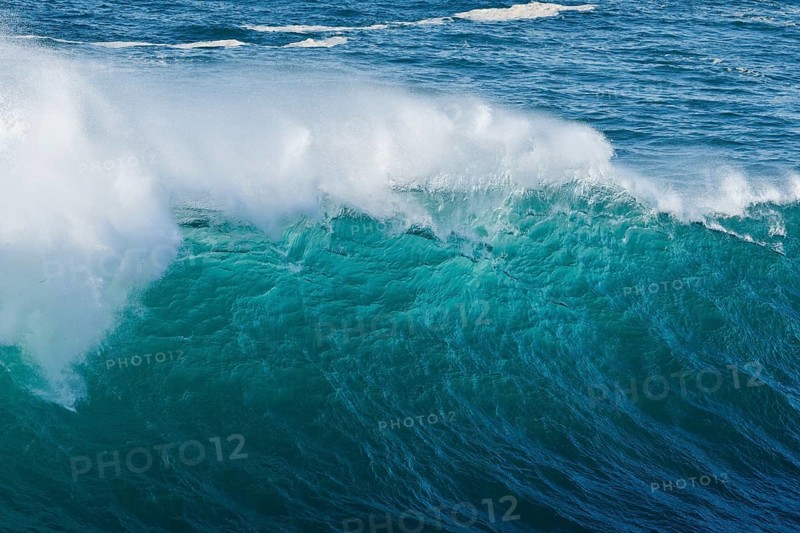 Breaking wave, Atlantic Ocean, Sagres, Algarve, Portugal