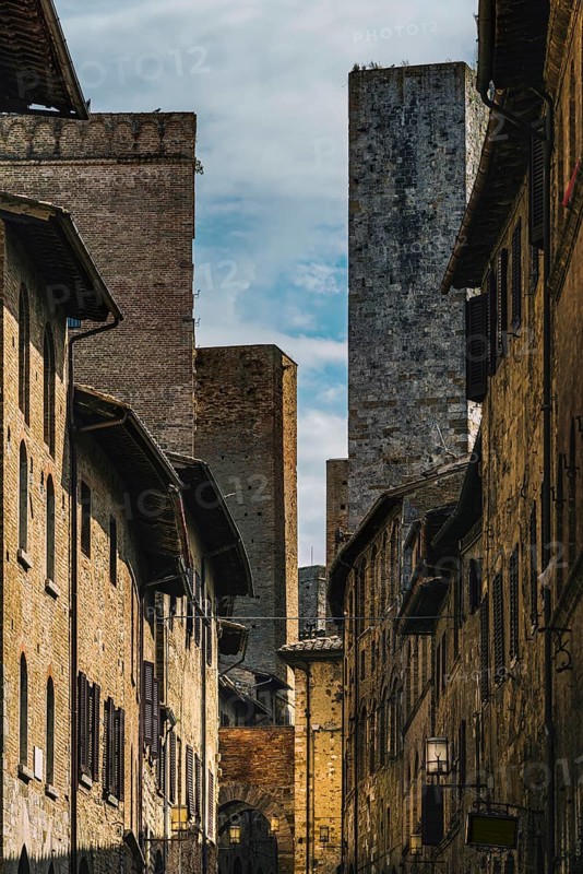 Medieval alley, old town, architecture, building, San Gimignano, Tuscany, Ital