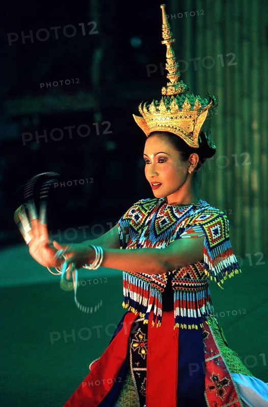 Traditional dance, Ko Phuket, Thailand, December 2002, vintage, retro, old, historical