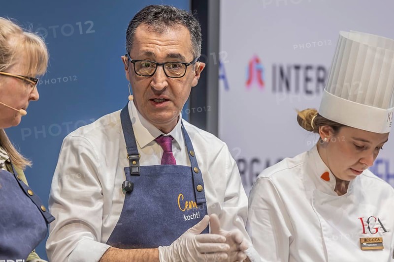 Cem is cooking! DEHOGA Baden-Württemberg event with candidate for the post of Minister-President, Cem Özdemir from the Green Party. Baden-Württemberg will elect a new state parliament on March 8, 2026. INTERGASTRA, leading trade fair for the hotel and catering industry. Stuttgart, Baden-Württemberg, Germany