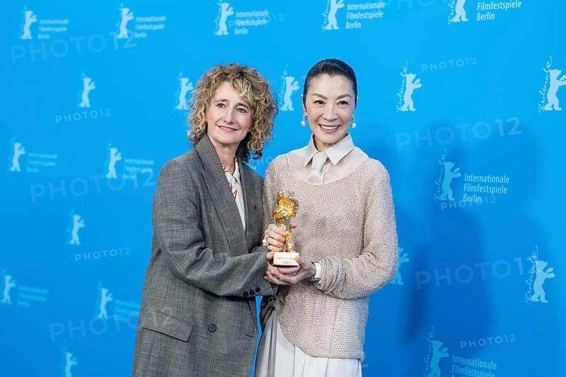 Tricia Tuttle (Artistic Director of the Berlinale) and Michelle Yeoh with the Golden Bear at the Photocall at the Hyatt Hotel Berlin on 13.02.2026. The 76th Berlin International Film Festival will take place from 12 to 22 February 2026