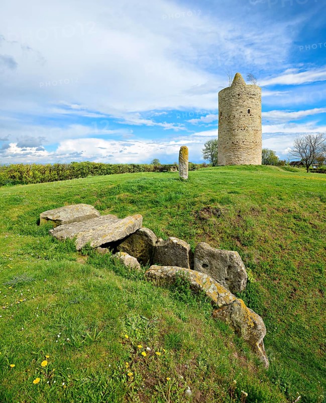 Monument ensemble, megalithic tomb, dolmen goddess and Eichstädter Warte, Langeneichstädt, Saxony-Anhalt, Germany