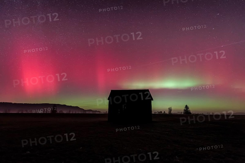 Northern lights, aurora borealis, solar storm, January 2026, red, green, hut, Loisach-Lake Kochel-Moore, Alpine foothills, Bavaria, Germany