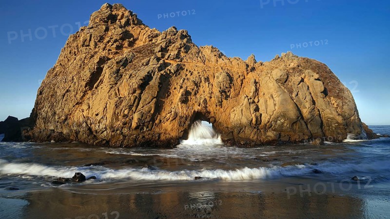 USA, California, Big Sur, Public Beach, Rock Gate, Rocks, Pfeiffer Beach, Big Sur, California, USA