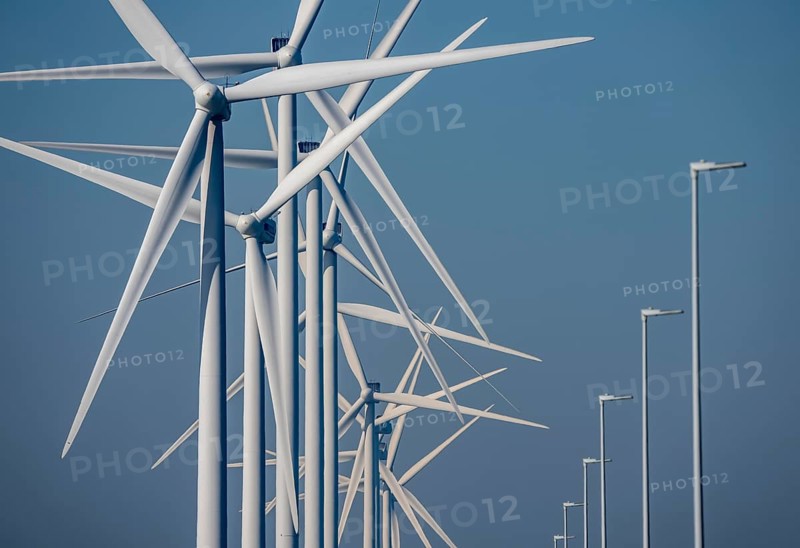 Landtong Rozenburg wind farm, Noordzeeweg, 11 Vestas wind turbines, with an output of 34 MW and an annual result of 117 gigawatts, which corresponds to the consumption of approximately 43, 000 households, on a headland on Nieuwe Waterweg, at Europoort harbour, hub height 130 meters, rotor diameter 26 meters, near Rotterdam, the Netherlands