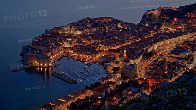 Croatia, view of Dubrovnik, twilight, city, peninsula, Dalmatia, travel, Europe, Dubrovnik